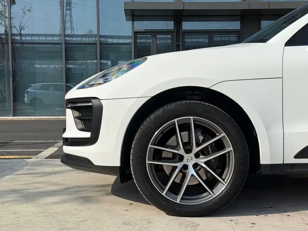 Porsche Macan — фото 7