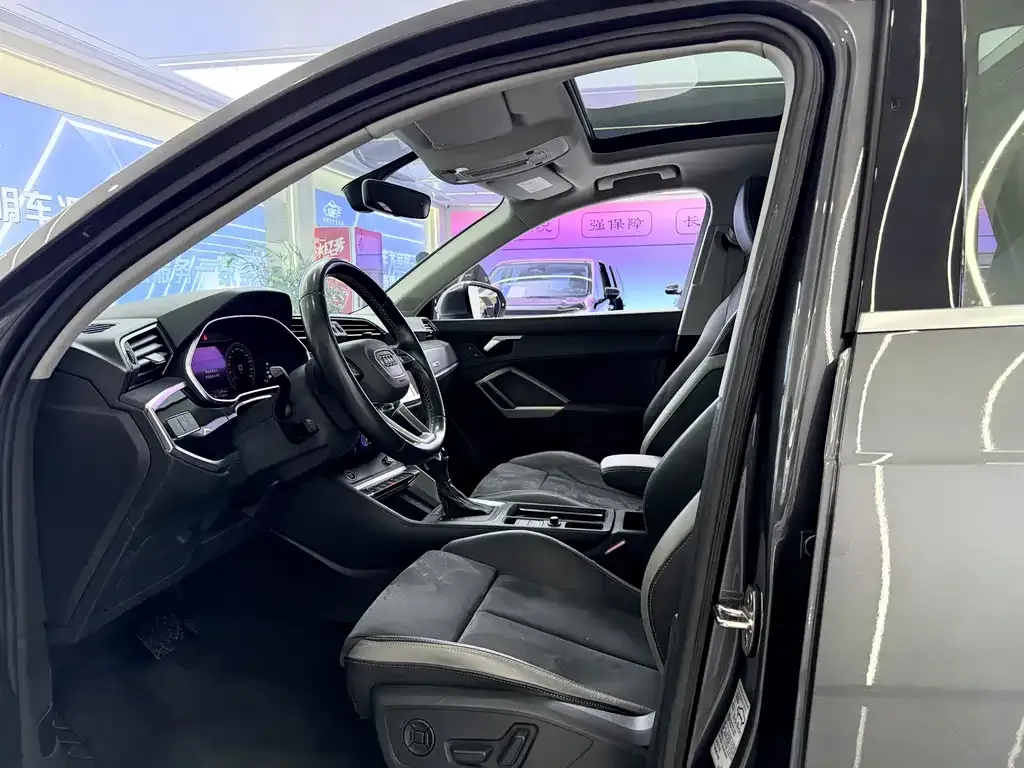 Audi Q3 2023 из CN, фото 8