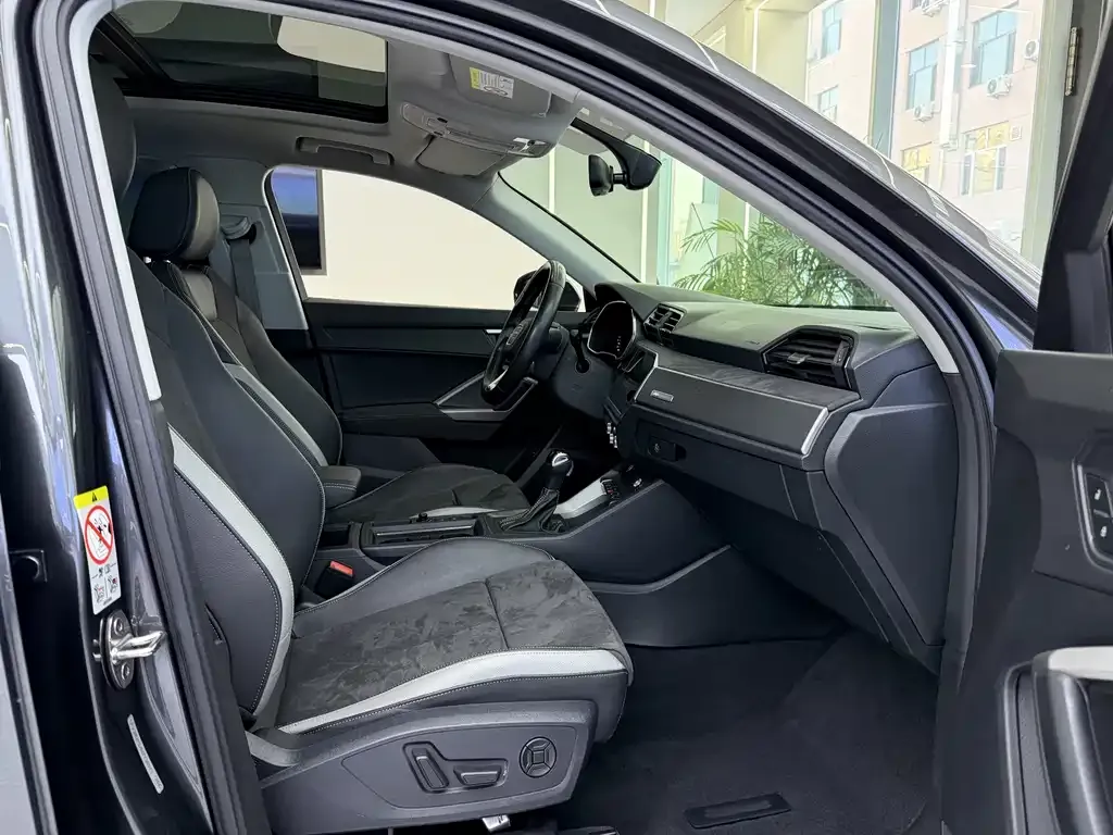Audi Q3 2023 из CN, фото 4