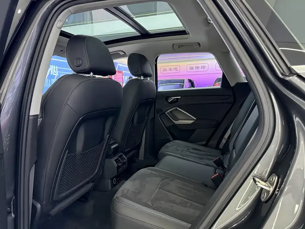 Audi Q3 2023 из CN, фото 2