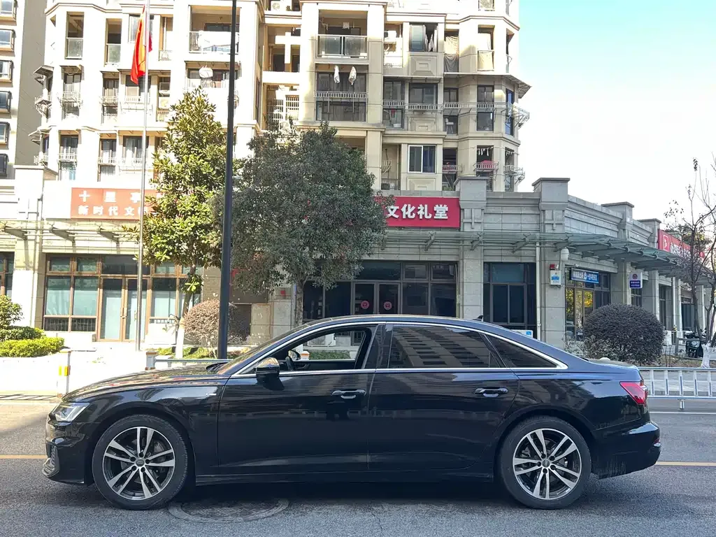 Audi A6L 2021 из CN, фото 4