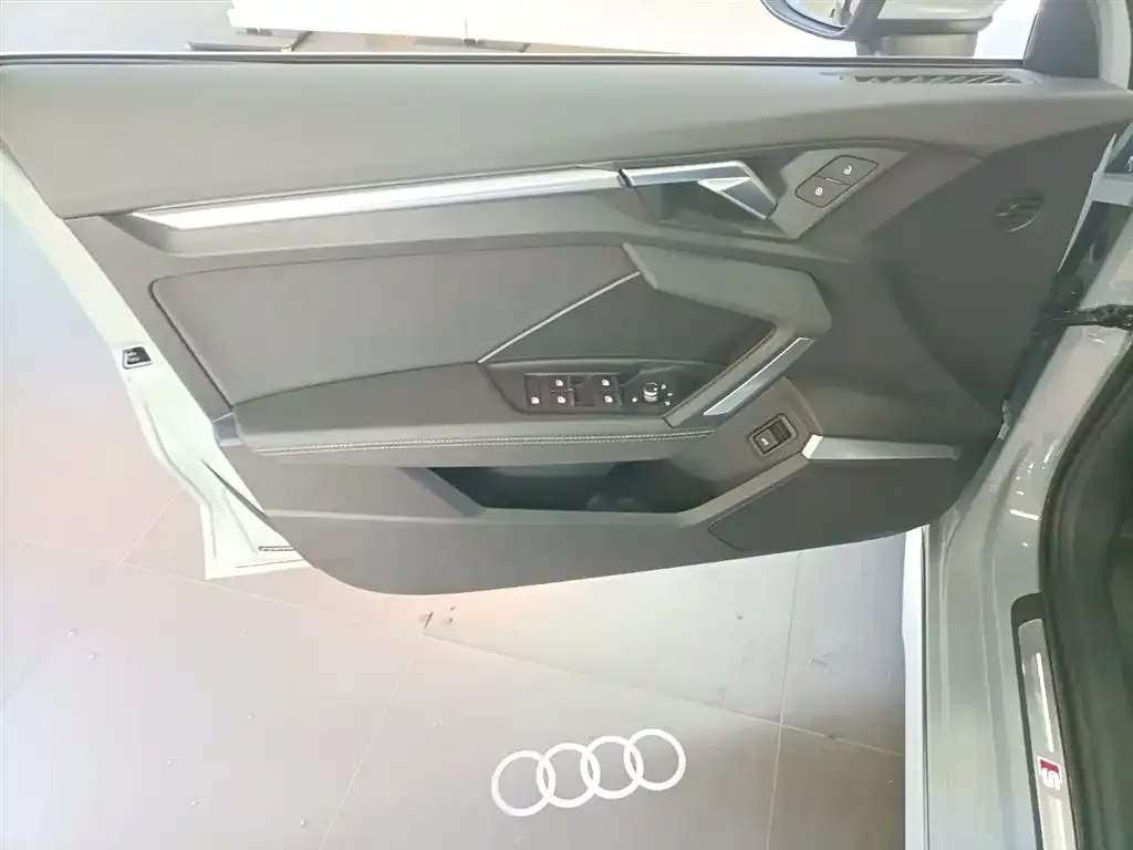 Audi A3 2024 из CN, фото 10