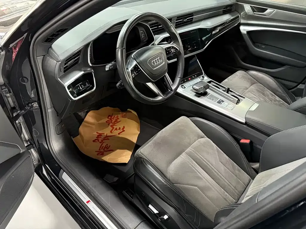 Audi A6L 2023 из CN, фото 6