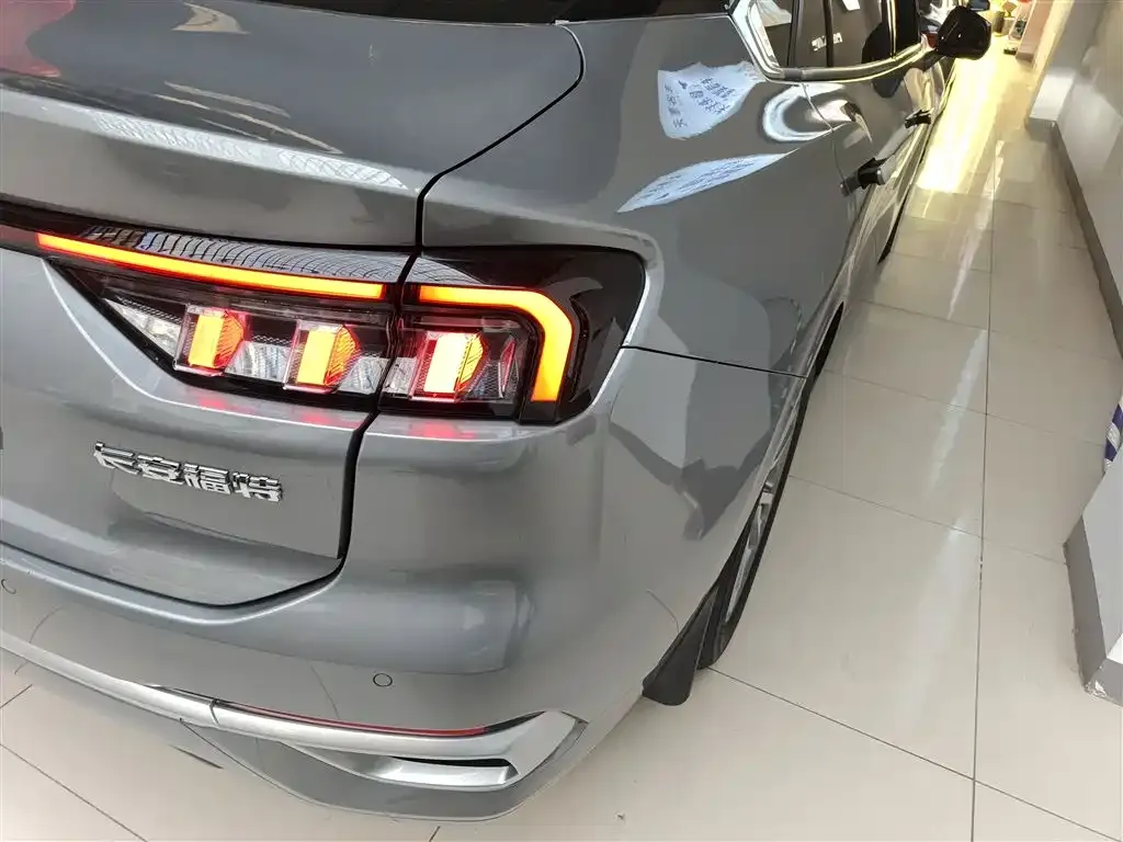 Ford Mondeo 2023 из CN, фото 2