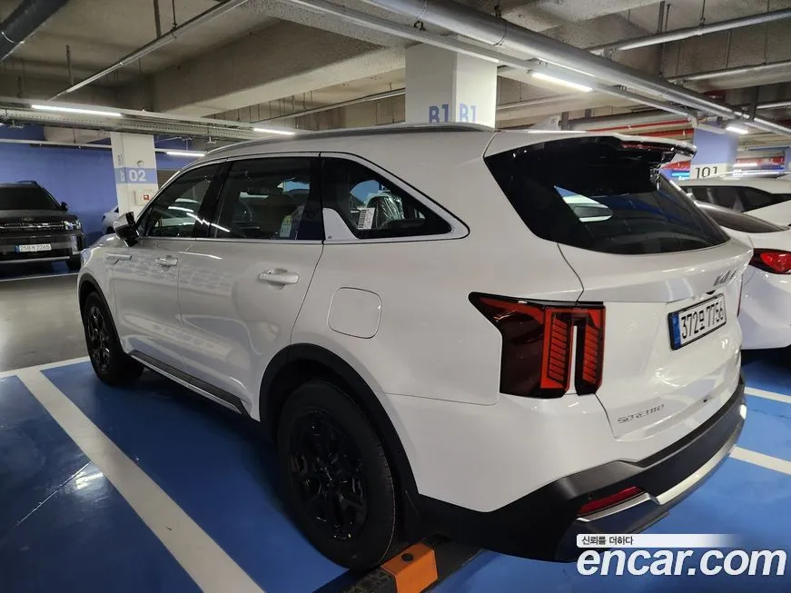 Kia Sorento — фото 6