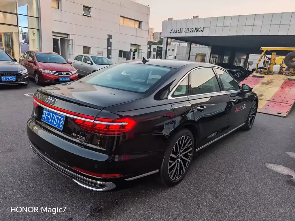 Audi A8 2024 из CN, фото 4