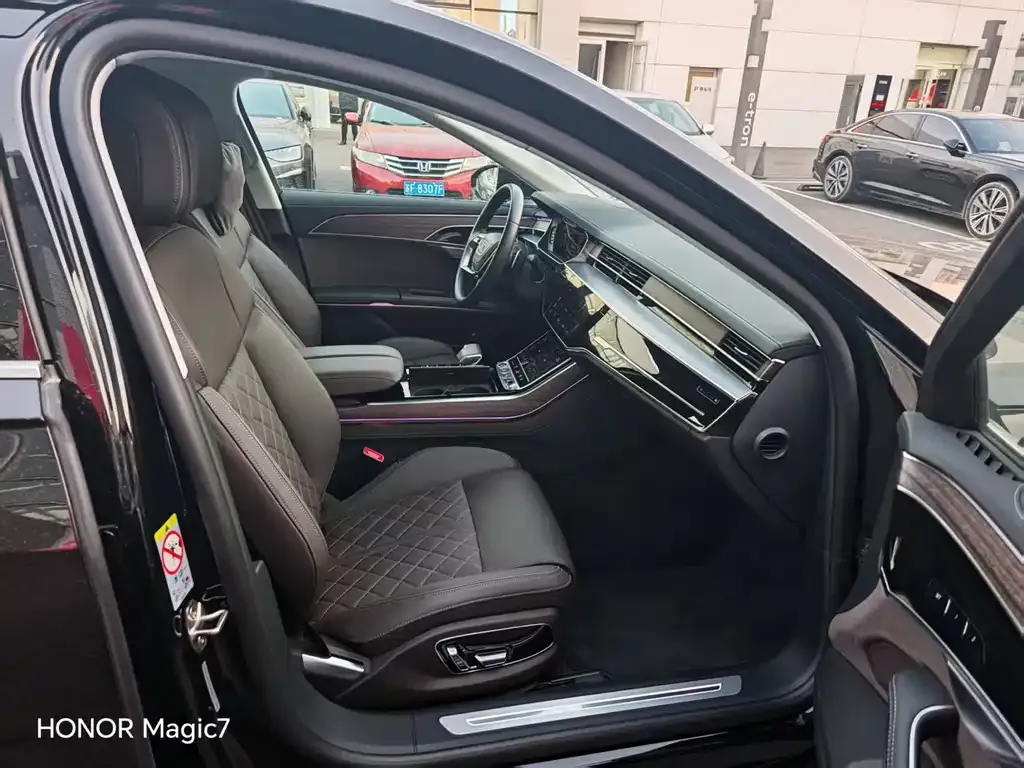 Audi A8 2024 из CN, фото 6