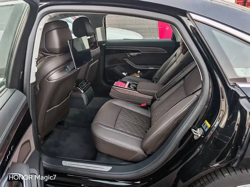 Audi A8 2024 из CN, фото 9