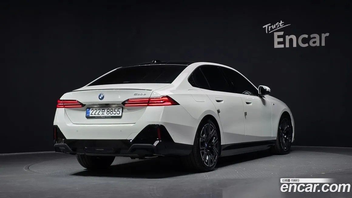 BMW 5-Series 2025 из KR, фото 2