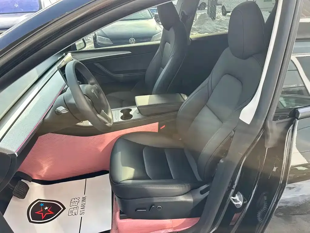 Tesla Model Y 2023 из CN, фото 2