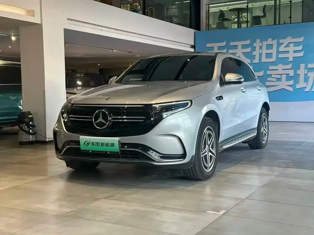 Mercedes-Benz EQC — фото 1