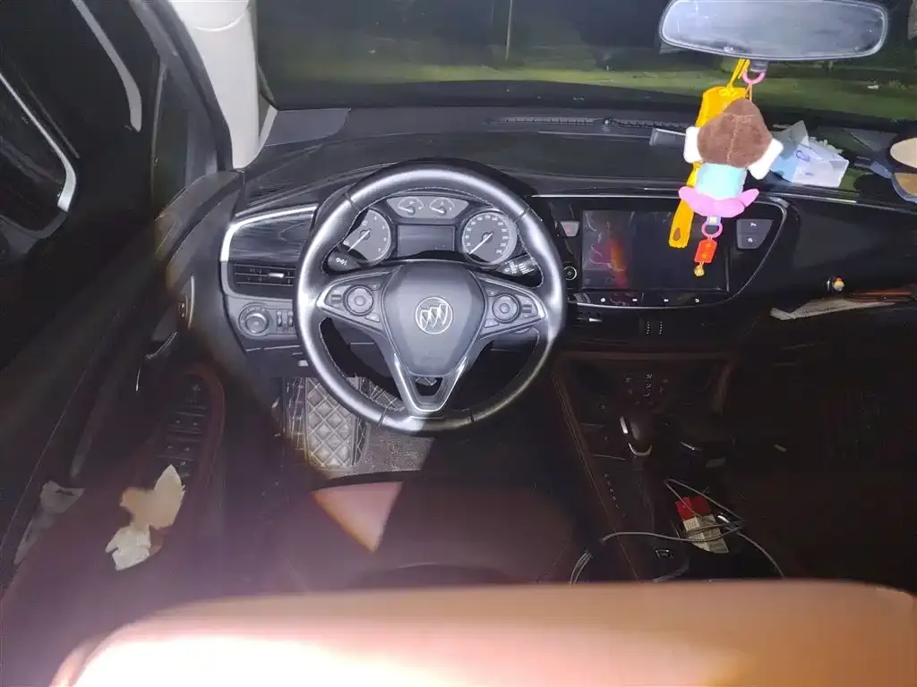 Buick Envision Plus — фото 2