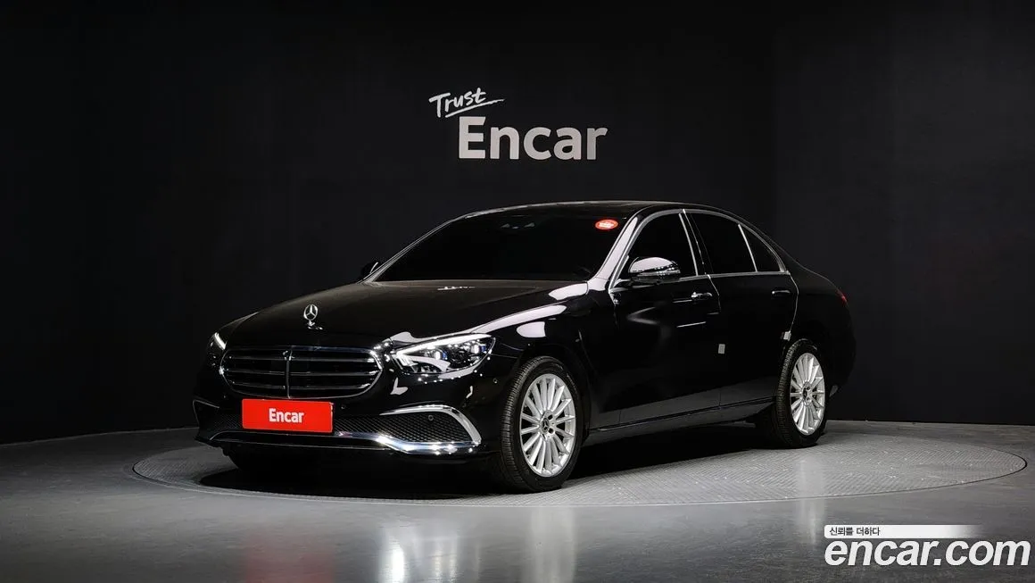 Mercedes-Benz E-Class — фото 1