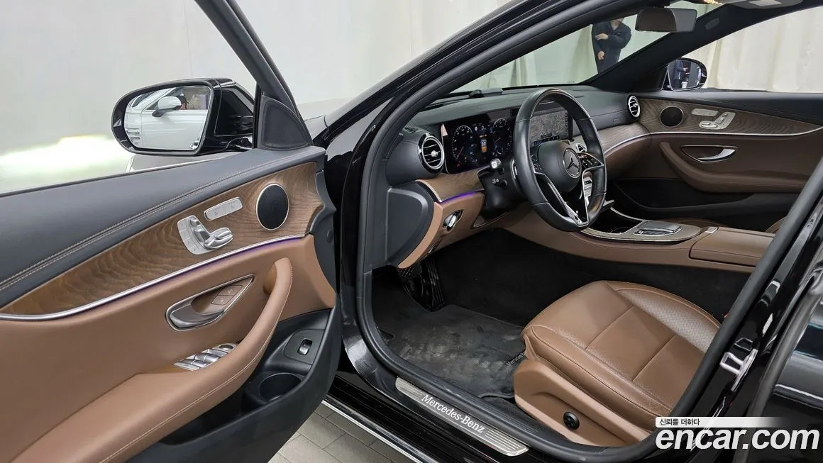 Mercedes-Benz E-Class — фото 10