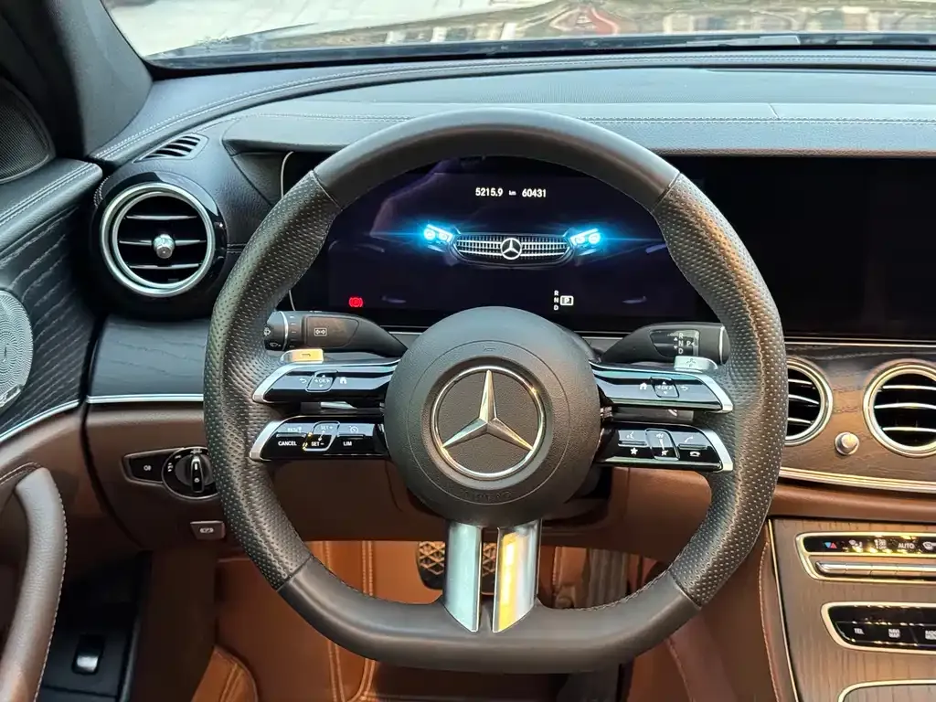 Mercedes-Benz E-Class — фото 10