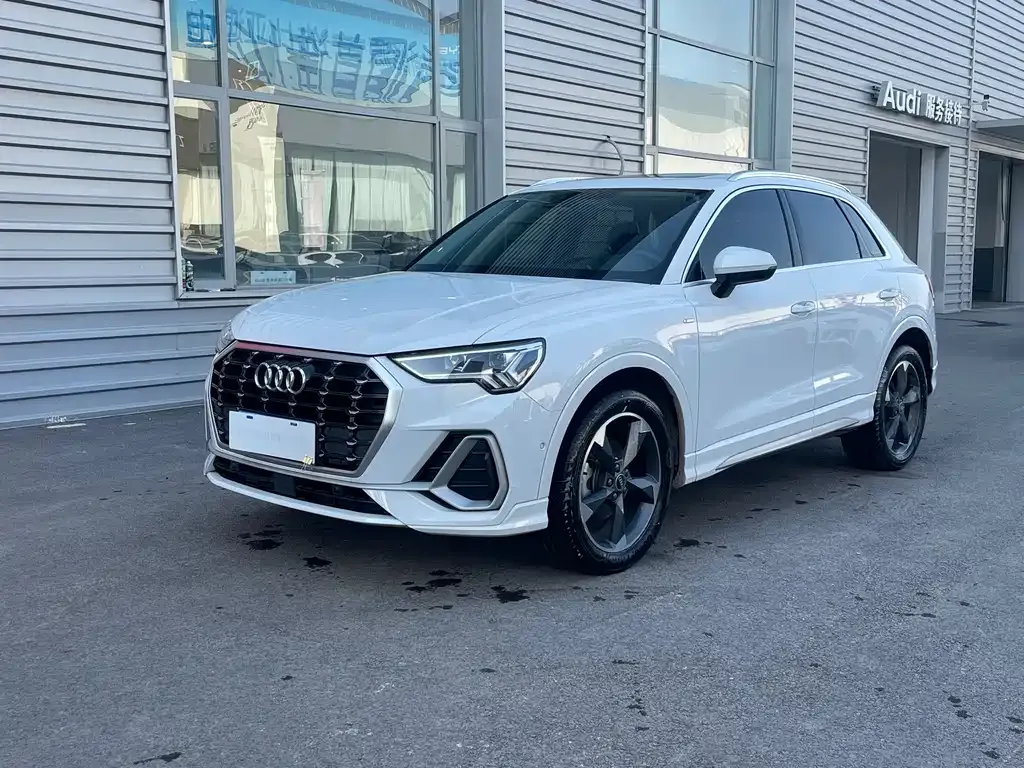 Audi Q3 2023 из CN, фото 1