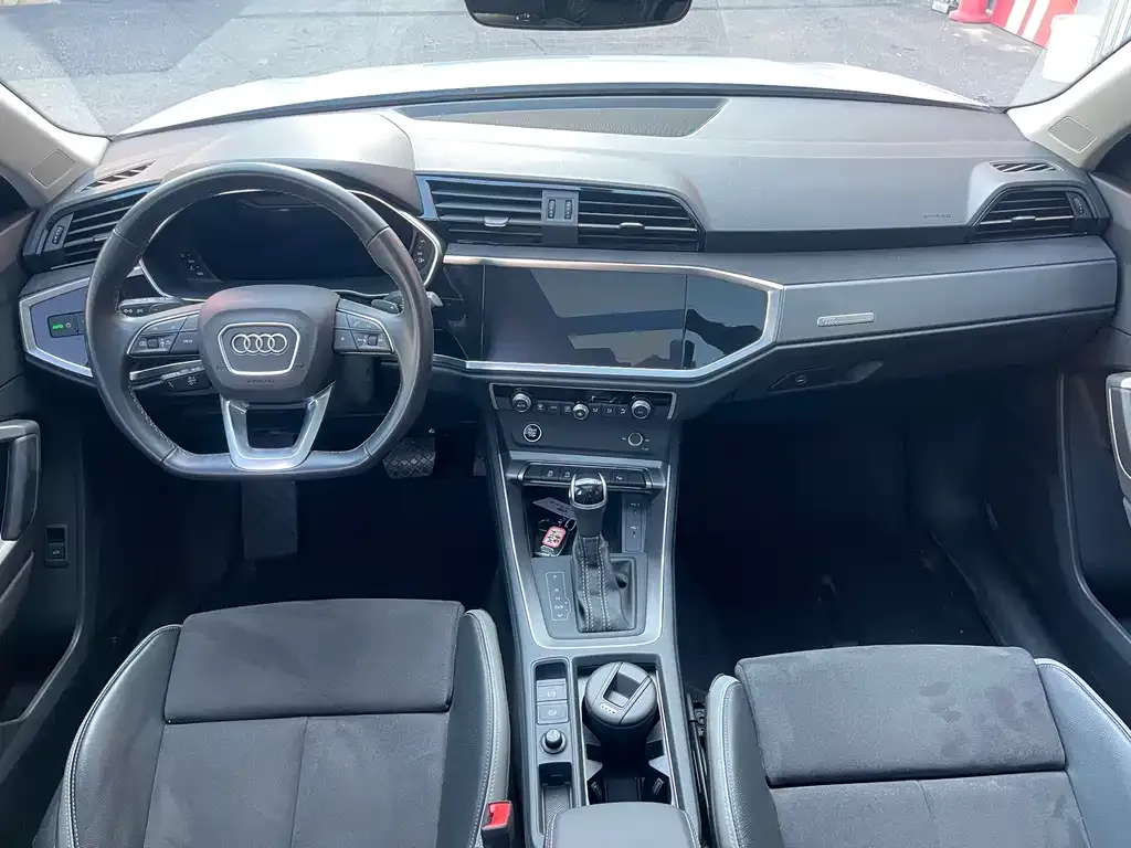 Audi Q3 2023 из CN, фото 2