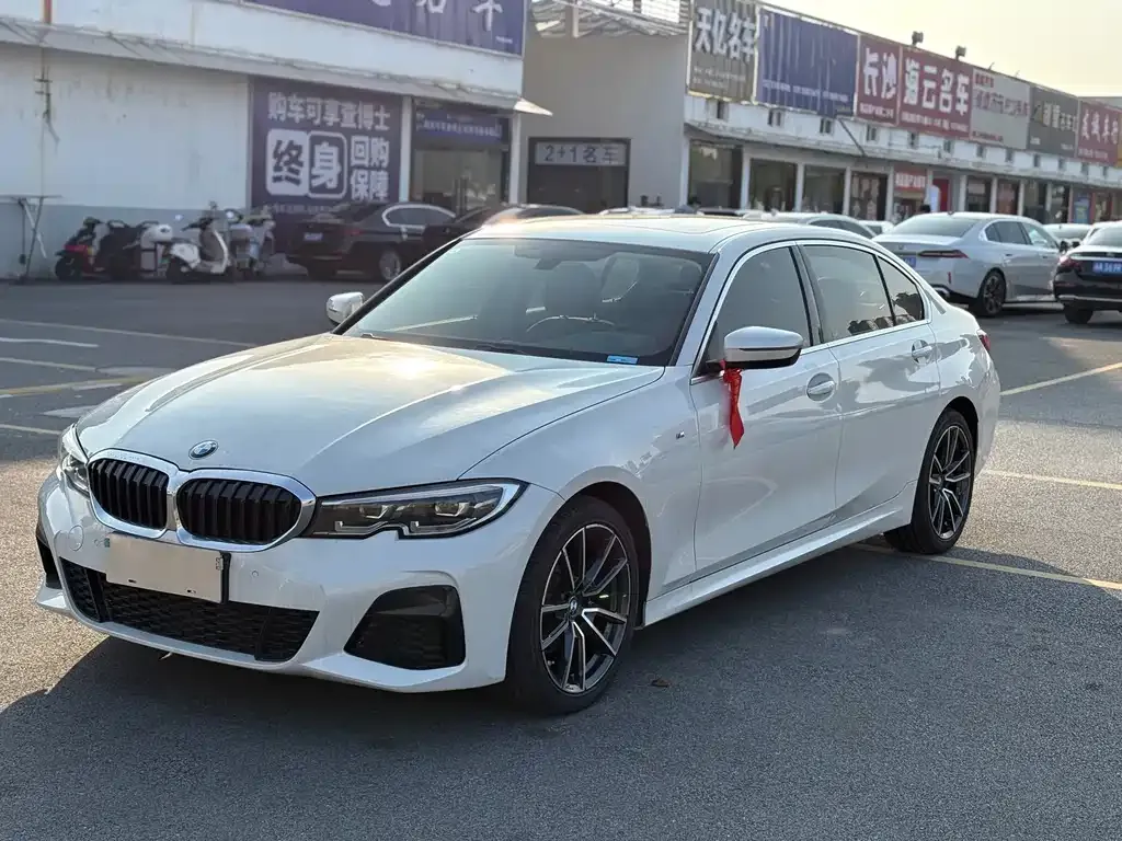 BMW 3 Series 2022 из CN, фото 1