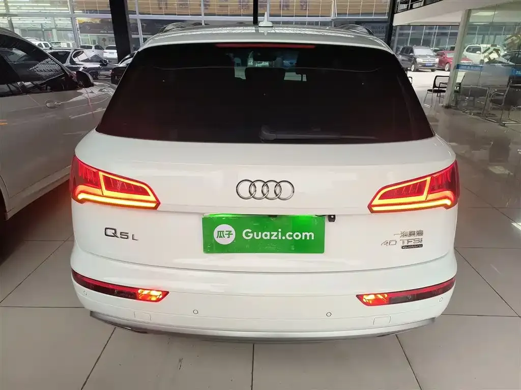 Audi Q5L 2021 из CN, фото 2