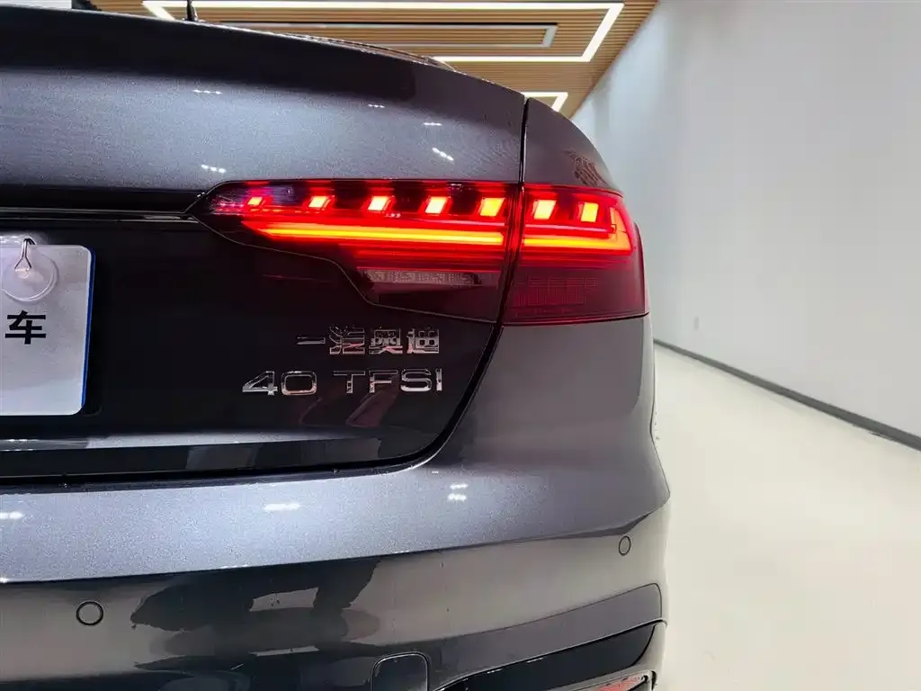 Audi A4L 2023 из CN, фото 8