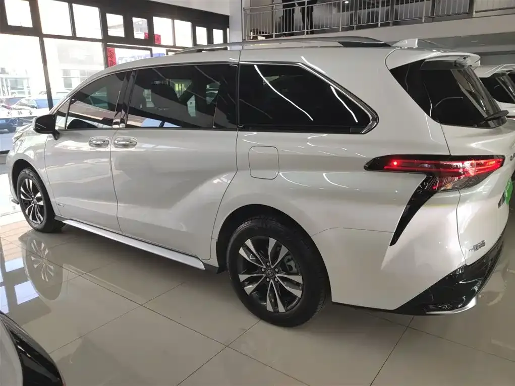Toyota Granvia 2024 из CN, фото 10