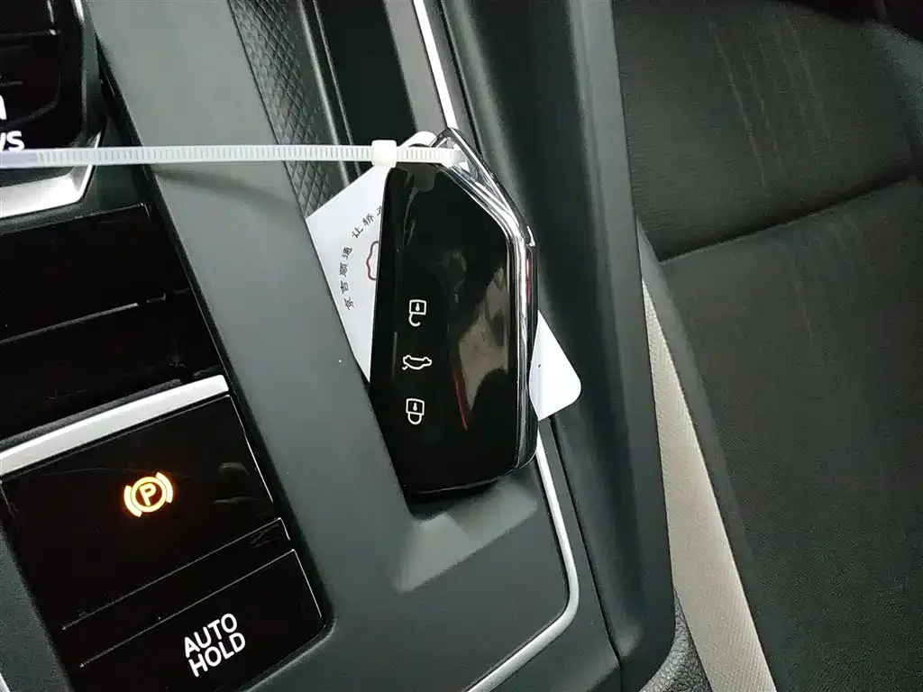 Volkswagen Golf 2021 из CN, фото 4