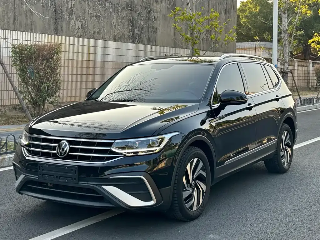 Volkswagen Tiguan L 2023 из CN, фото 1
