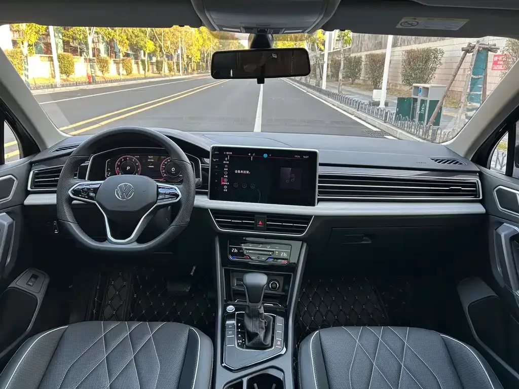 Volkswagen Tiguan L 2023 из CN, фото 2