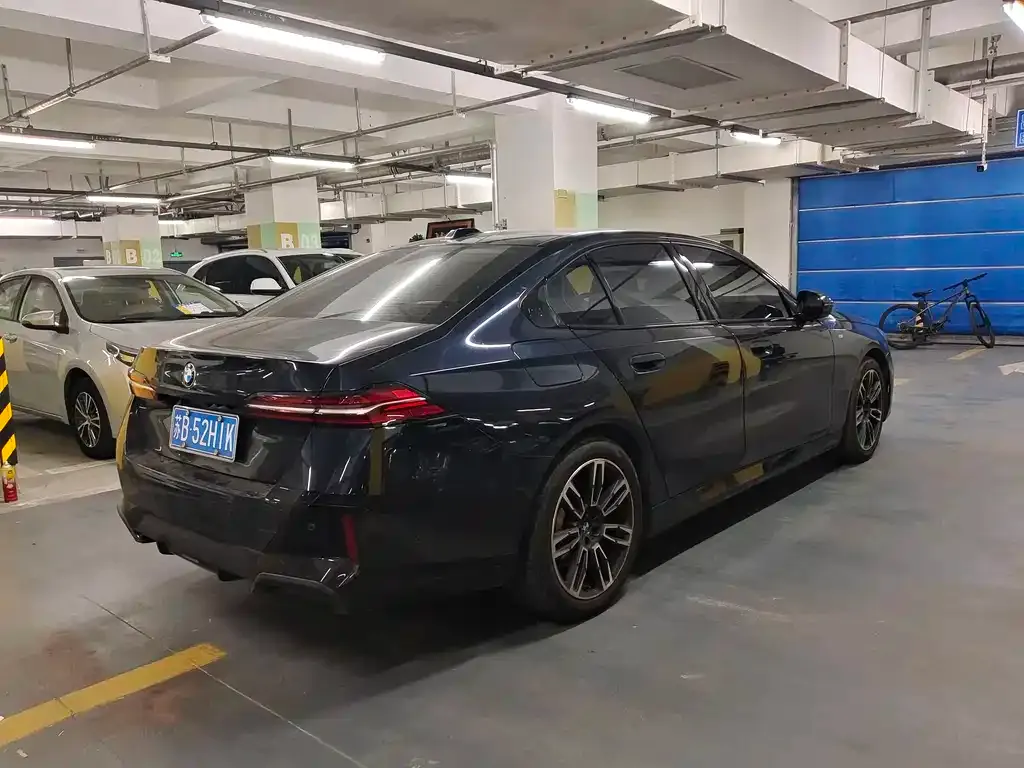 BMW 5 Series (Import) 2024 из CN, фото 4