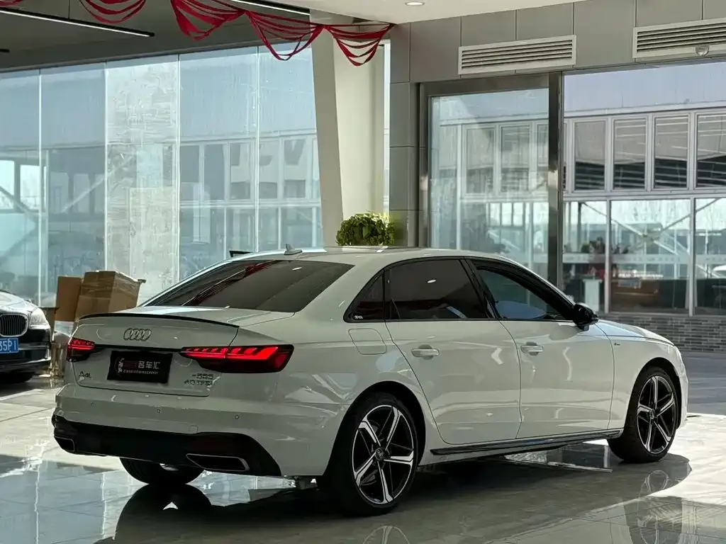 Audi A4L 2024 из CN, фото 4