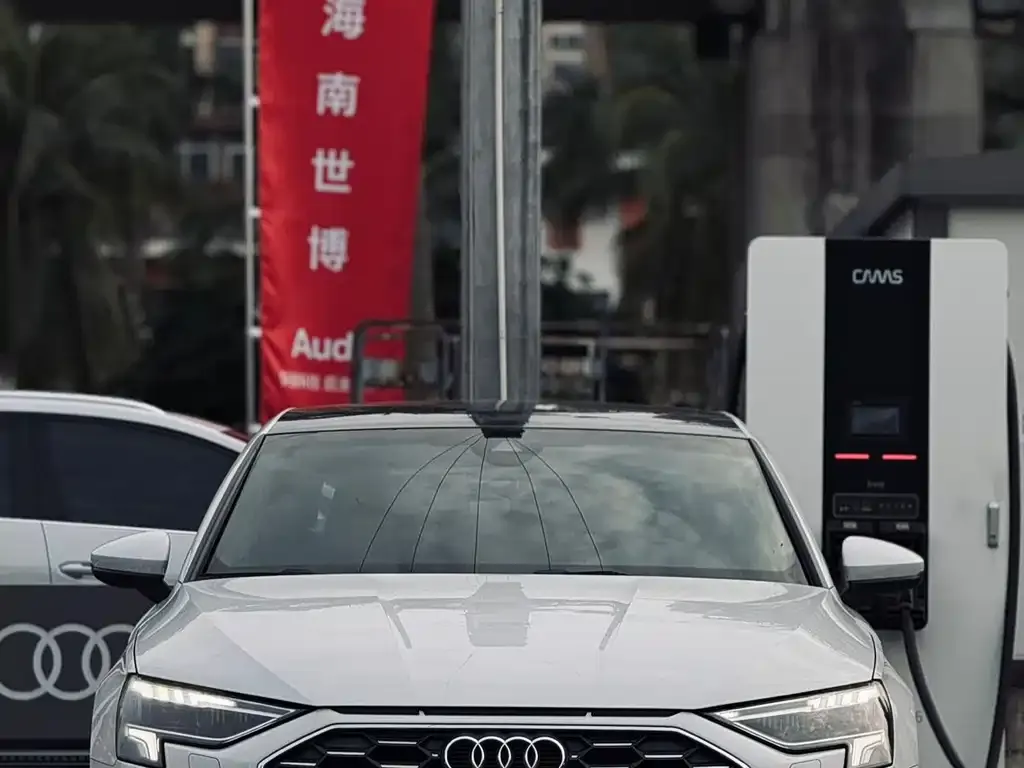 Audi A3 2022 из CN, фото 2