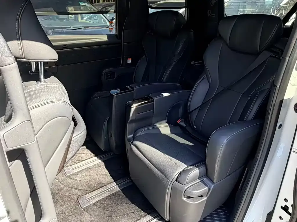Toyota Alphard 2026 из CN, фото 7