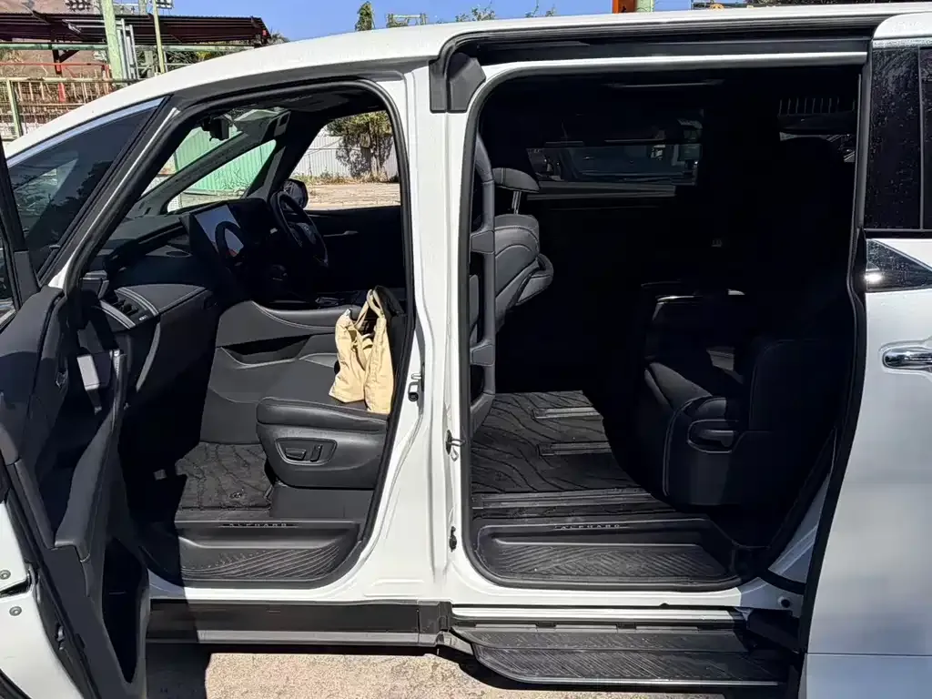 Toyota Alphard 2026 из CN, фото 4