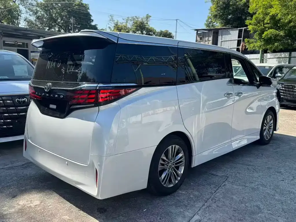 Toyota Alphard 2026 из CN, фото 9