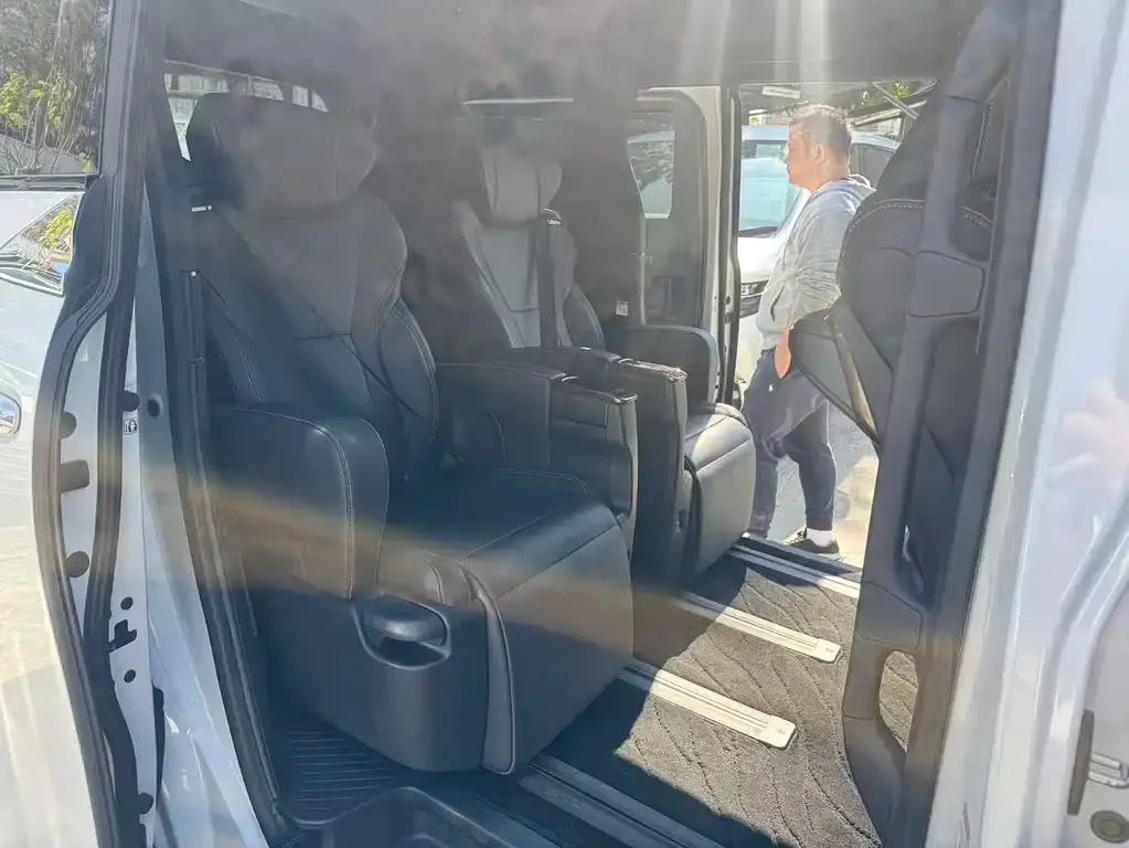 Toyota Alphard 2026 из CN, фото 6