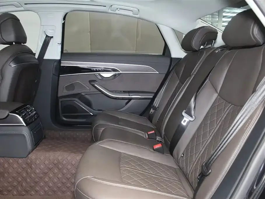 Audi A8 2025 из CN, фото 10