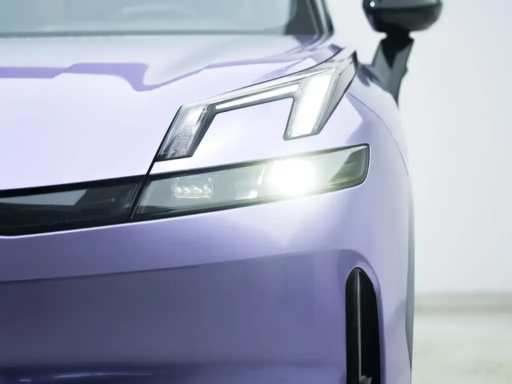 Lynk & Co 08 EM-P 2023 из CN, фото 4