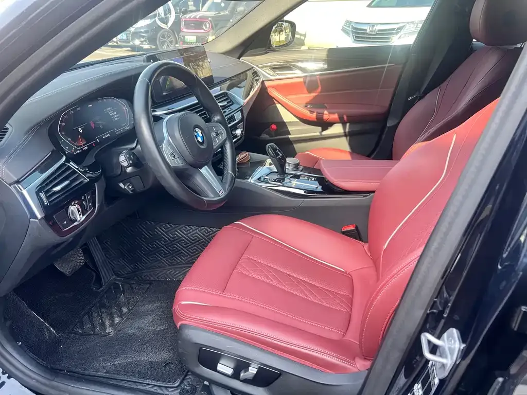 BMW 5 Series 2023 из CN, фото 5