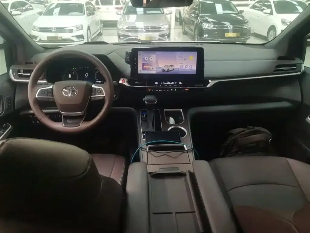 Toyota Granvia 2025 из CN, фото 4