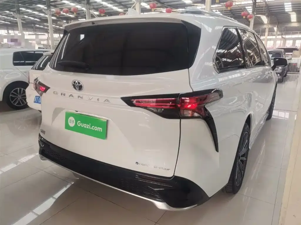 Toyota Granvia 2025 из CN, фото 8