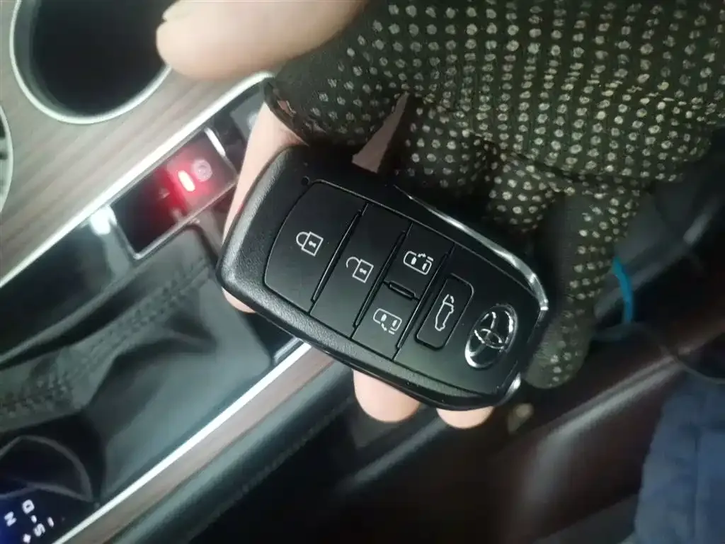Toyota Granvia 2025 из CN, фото 6