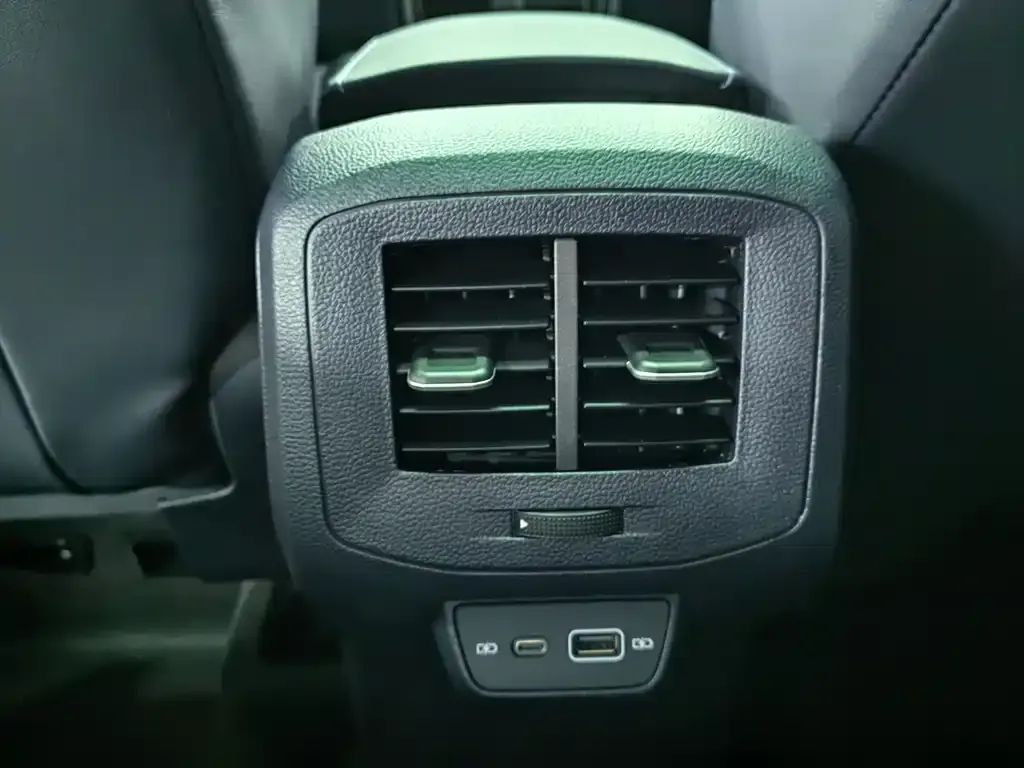Volkswagen Tharu 2025 из CN, фото 7