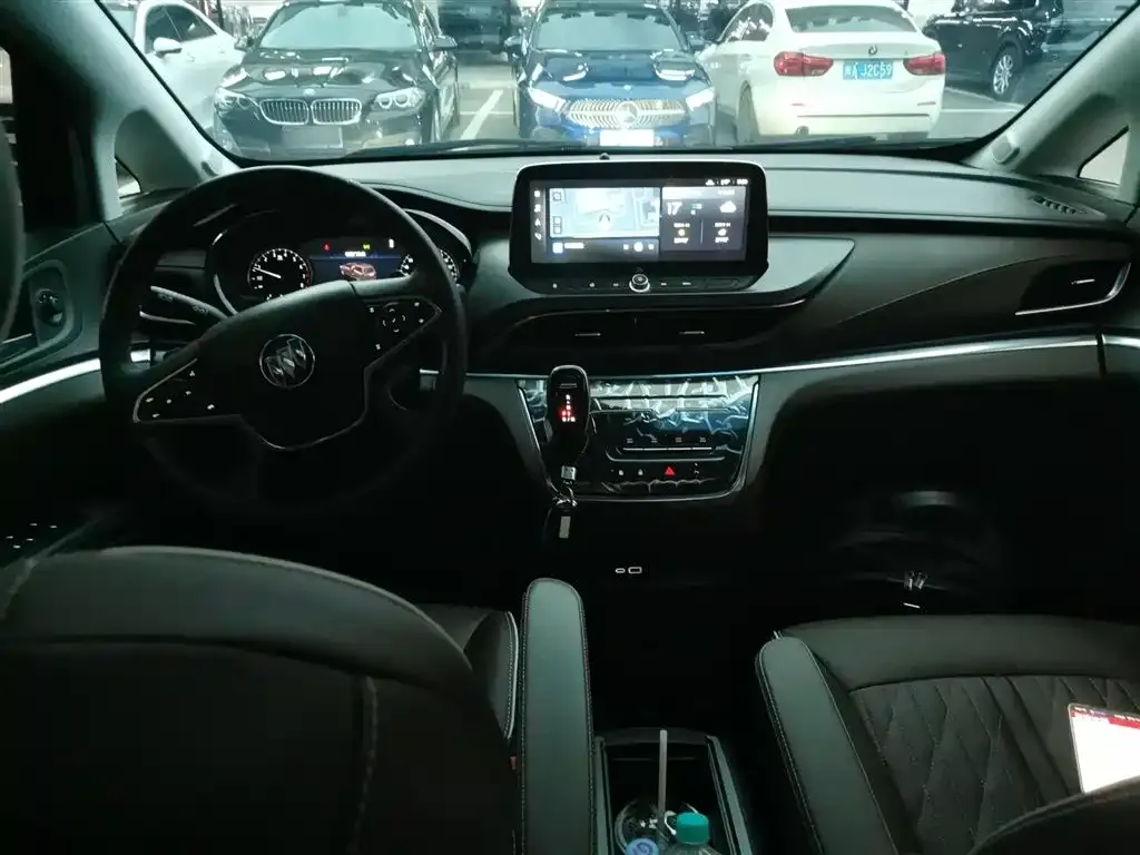 Buick GL8 2022 из CN, фото 3