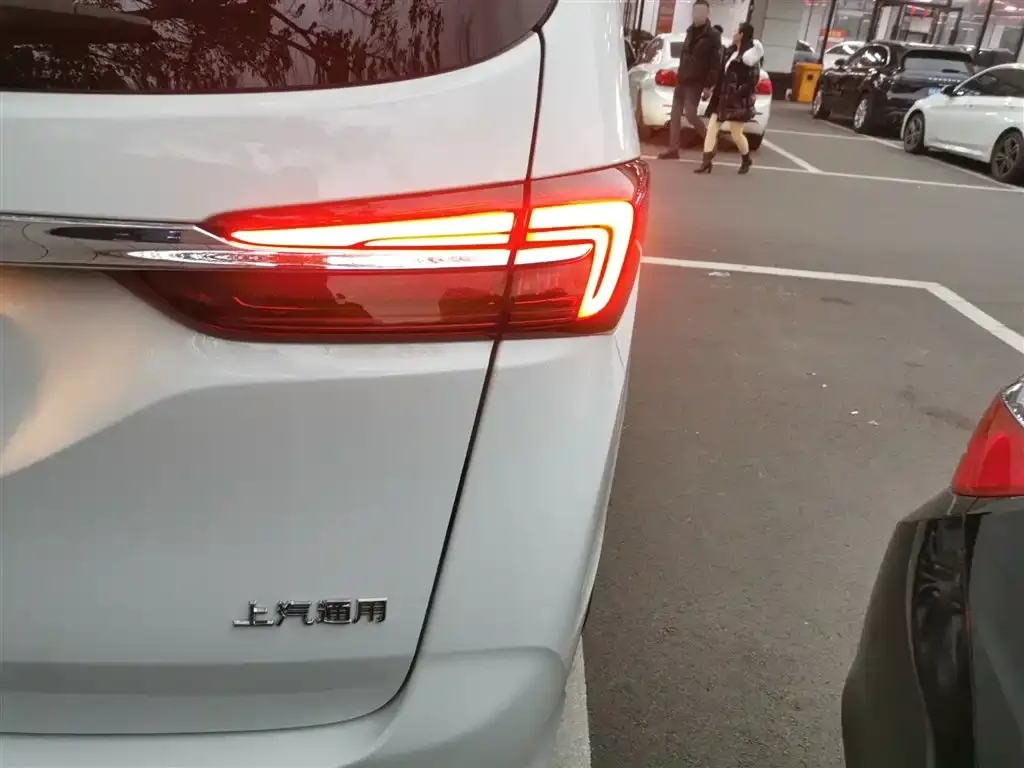 Buick GL8 2022 из CN, фото 4