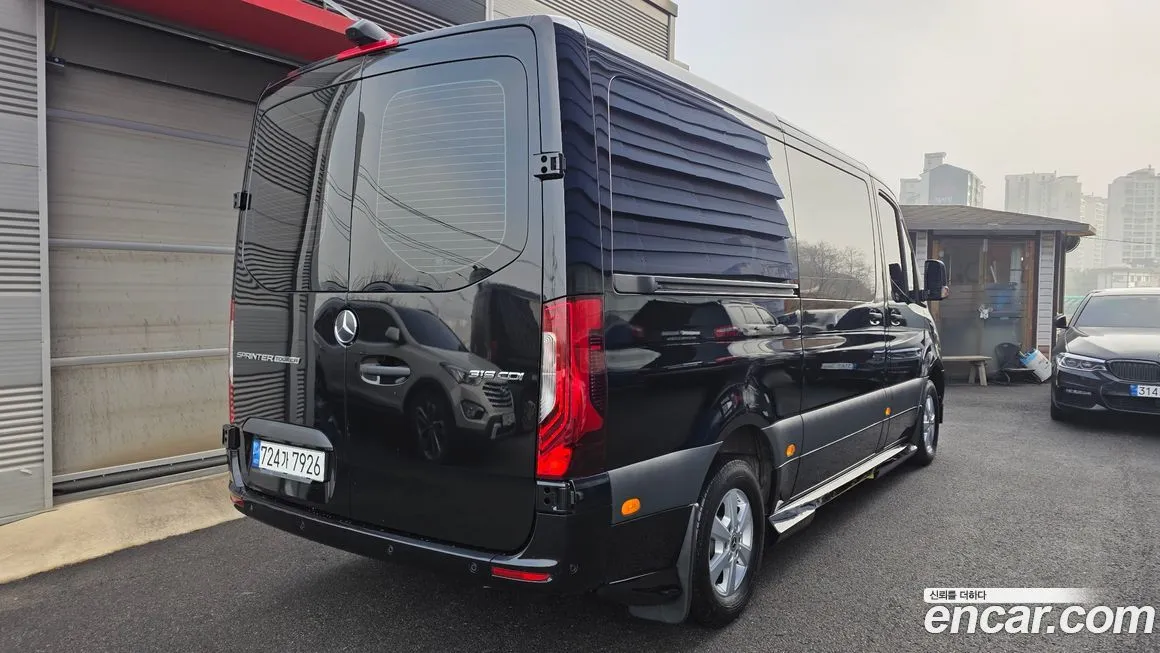 Mercedes-Benz Sprinter 2023 из KR, фото 3