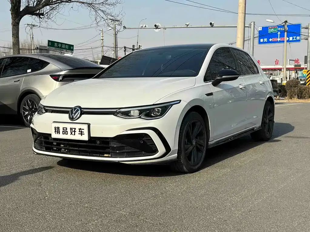 Volkswagen Golf 2023 из CN, фото 1