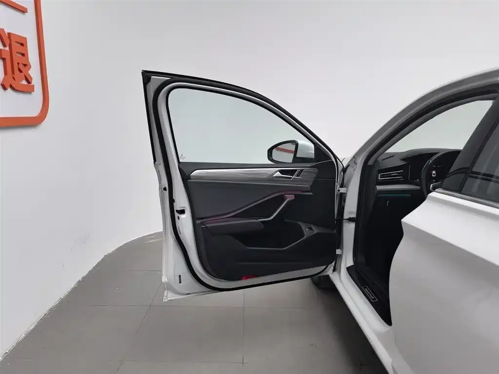 Volkswagen Sagitar 2023 из CN, фото 2