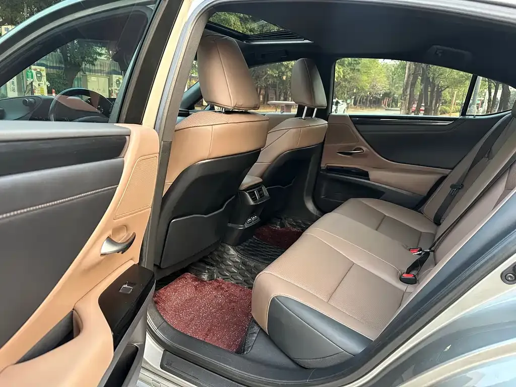 Lexus ES 2022 из CN, фото 2