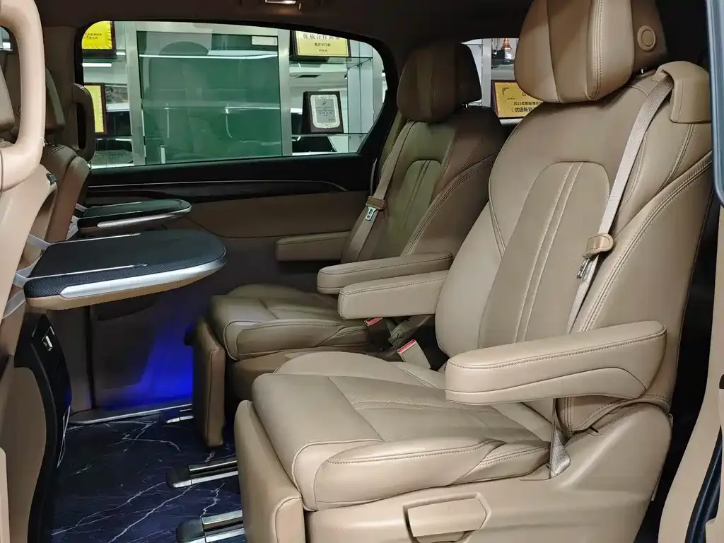 Buick GL8 2021 из CN, фото 6