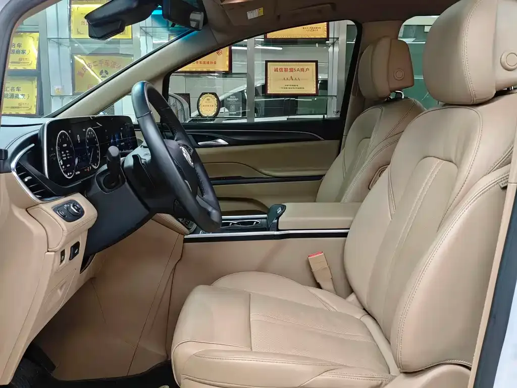Buick GL8 2021 из CN, фото 2